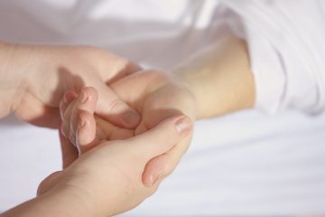 hands-1327811_1920 hands-1327811_1920